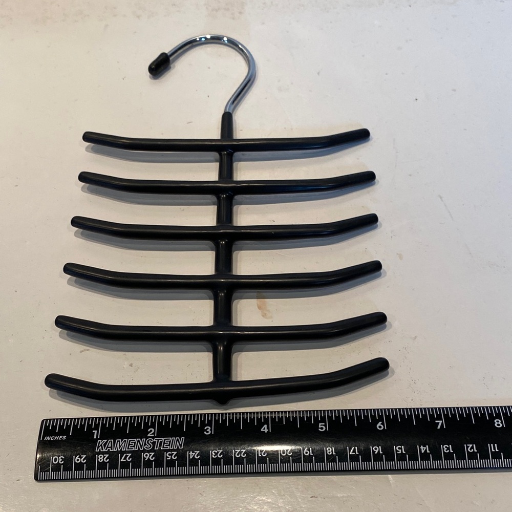 Heavy-Duty Metal Tie Rack w/Rubber-Coated Prongs